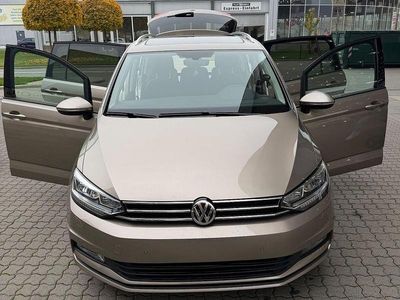 Gebraucht VW Touran Comfortline 150 PS (110 kW) 2017 Gelb Van / Kleinbus