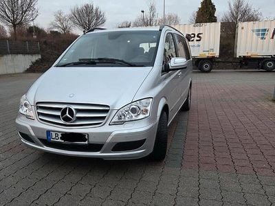 Silber Gebraucht 2013 Mercedes Viano Van / Kleinbus | 16.400 €