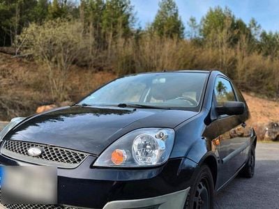Gebraucht Ford Fiesta 60 PS (44 kW) 2005 Blau Kleinwagen