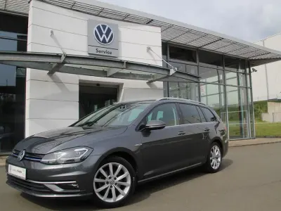 Używany VW Golf VIII Highline 131 KM (96 kW) 2020 Szary Kombi