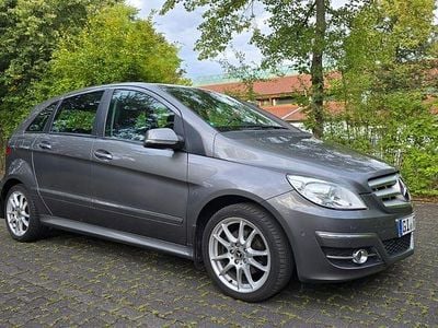 Mercedes B200