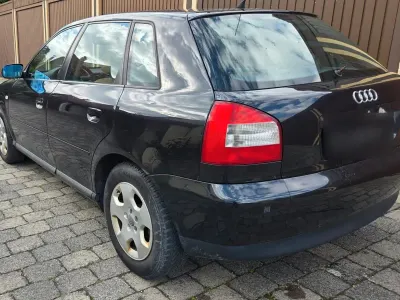 Gebraucht Audi A3 Attraction 102 PS (75 kW) 2001 Schwarz Kleinwagen
