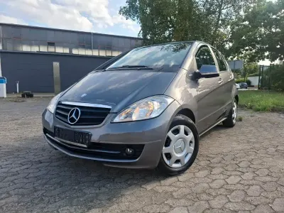 Gebraucht Mercedes A160 Elegance 95 PS (69 kW) 2010 Grau Van / Kleinbus