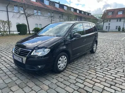 Gebraucht VW Touran Highline 140 PS (102 kW) 2010 Schwarz Van / Kleinbus