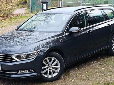 Grau Gebraucht 2019 VW Passat Comfortline Kombi | 12.500 € (Superpreis)