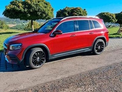 Mercedes GLB220