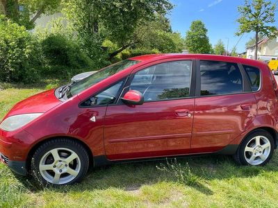 Gebraucht Mitsubishi Colt Invite 95 PS (69 kW) 2009 Rot Kleinwagen