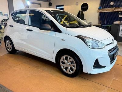 Gebraucht Hyundai i10 Select 67 PS (49 kW) 2019 Polar white / sol Kleinwagen