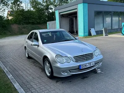 Gebraucht Mercedes 220 150 PS (110 kW) 2005 Silber Limousine