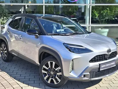 Neu Toyota Yaris Cross Plus 131 PS (96 kW) 2026 Shimmering silver metallic / s SUV
