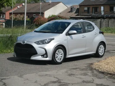 Gebraucht Toyota Yaris Hybrid 116 PS (85 kW) 2021 Silber Kleinwagen