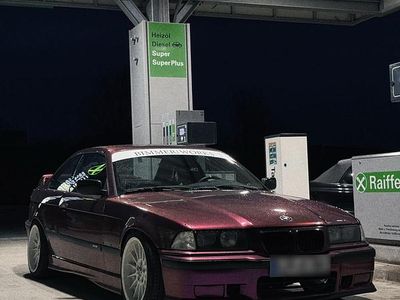 Gebraucht BMW 318 Performance 141 PS (103 kW) 1996 Violet Coupé