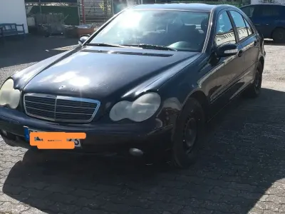 Gebraucht Mercedes C200 Classic 122 PS (89 kW) 2004 Schwarz Limousine