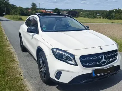 Gebraucht Mercedes GLA250 211 PS (155 kW) 2019 Weiß SUV