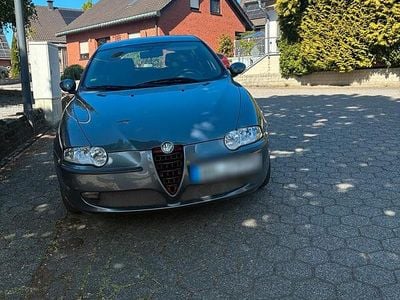 Usata Alfa Romeo 147 105 CV (77 kW) 2003 Grigio Utilitaria