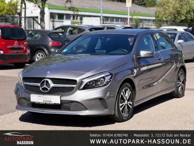 Gebraucht Mercedes A180 Urban 109 PS (80 kW) 2016 Grau Kleinwagen