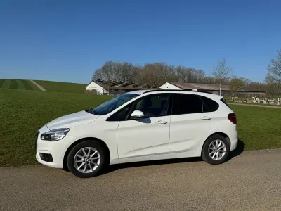 Gebraucht BMW 218 Active Tourer 136 PS (100 kW) 2015 Weiß Van / Kleinbus
