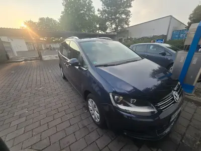 Gebraucht VW Sharan Comfortline 140 PS (102 kW) 2015 Blau Van / Kleinbus