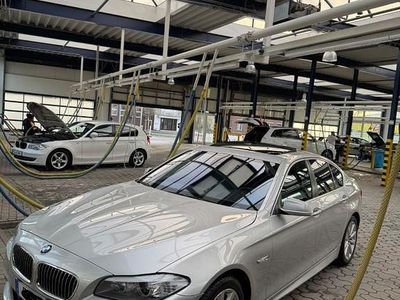 Silber Gebraucht 2011 BMW 530 Sport Line Limousine | 10.300 € (Teuer)