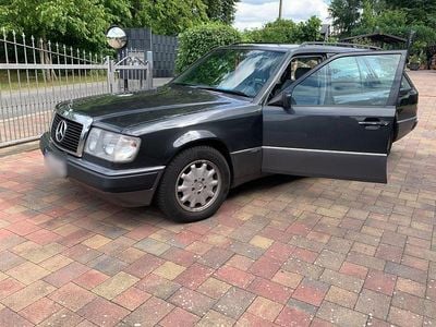 Gebraucht Mercedes 300 110 PS (80 kW) 1992 Grau Kombi