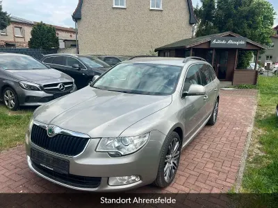 Używany Skoda Superb Family 140 KM (102 kW) 2012 Beżowy Kombi