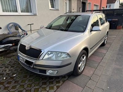 Usado Skoda Octavia Ambiente 116 HP (85 kW) 2006 Cinzento Carrinha