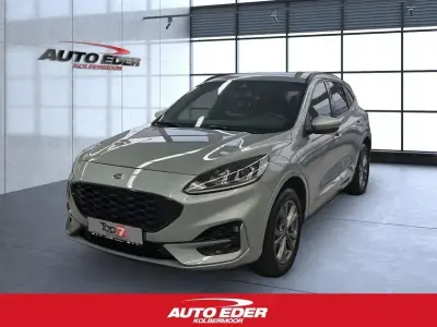 Gebraucht Ford Kuga ST-Line 242 PS (177 kW) 2024 Solar silver (metallic) SUV