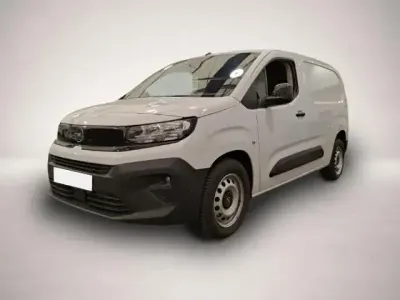 Gebraucht Opel Combo Basis 131 PS (96 kW) 2025 Manufacturer Van / Kleinbus