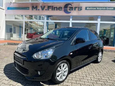 Gebraucht Mitsubishi Space Star 80 PS (58 kW) 2014 Schwarz Van / Kleinbus