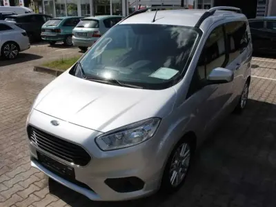 Gebraucht Ford Tourneo Courier S 101 PS (74 kW) 2019 Polarsilber Van / Kleinbus