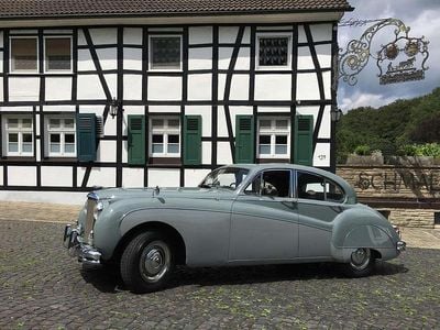 Grau Gebraucht 1960 Jaguar MK IX Limousine | 49.900 €
