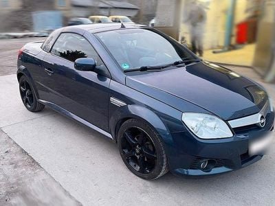 Second-hand Opel Tigra Design Edition 125 CP (91 kW) 2007 Albastru Cabrio