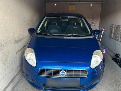 Second-hand Fiat Grande Punto 77 CP (56 kW) 2006 Albastru Hatchback