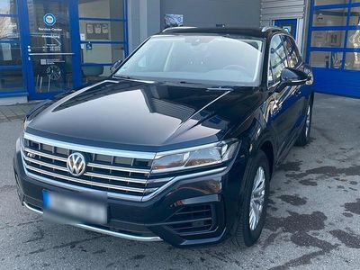 Usata VW Touareg R-line 231 CV (169 kW) 2019 Blu SUV