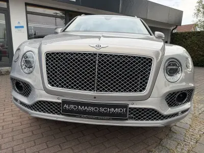 Begagnad Bentley Bentayga 608 HK (447 kW) 2017 Silver SUV