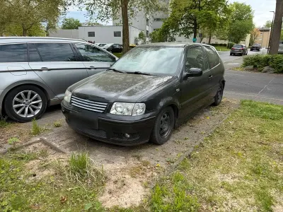 Gebraucht VW Polo 60 PS (44 kW) 2000 Schwarz Kleinwagen