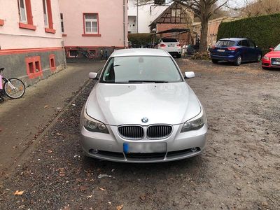 Gebraucht BMW 523 177 PS (130 kW) 2006 Silber Limousine