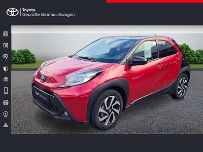 Neu Toyota Aygo X 72 PS (52 kW) 2025 Chili red / black mica SUV