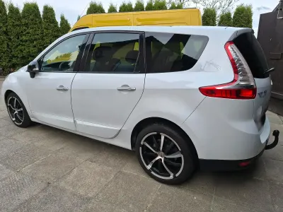 Gebraucht Renault Scénic III Bose Edition 150 PS (110 kW) 2011 Weiß Van / Kleinbus