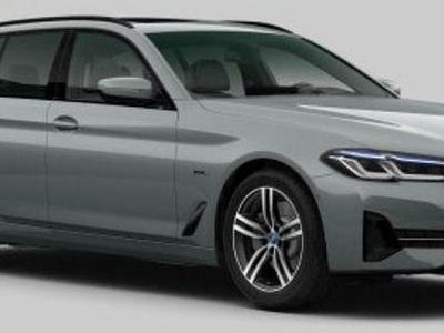 Gebraucht BMW 530e Shadowline 184 PS (135 kW) 2022 Skyscraper grey Kombi