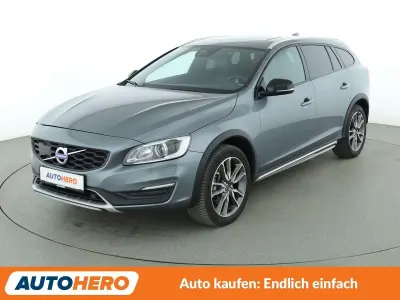 Gebraucht Volvo V60 CC Pro 245 PS (180 kW) 2017 Grau Kombi