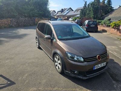 VW Touran Cross