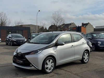 Gebraucht Toyota Aygo X-play 69 PS (50 kW) 2016 Silber Kleinwagen