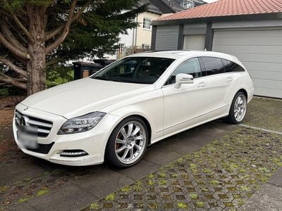 Gebraucht Mercedes CLS350 265 PS (194 kW) 2013 Weiß Coupé