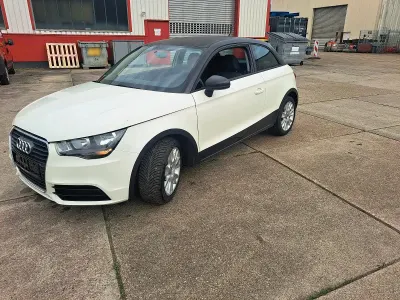 Gebraucht Audi A1 85 PS (62 kW) 2011 Weiß Kleinwagen