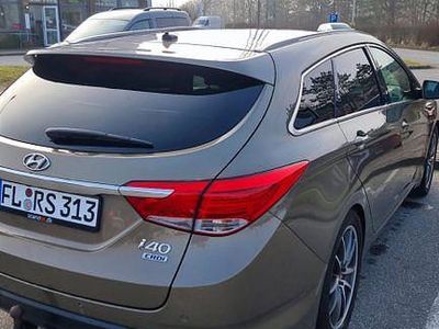 Usata Hyundai i40 136 CV (100 kW) 2011 Marrone Station wagon