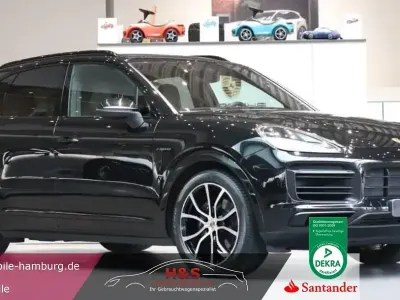 Gebraucht Porsche Cayenne E-Hybrid Platinum Edition 462 PS (339 kW) 2023 Schwarz SUV