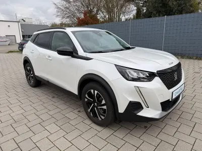 Gebraucht Peugeot 2008 Allure 131 PS (96 kW) 2022 Weiß SUV