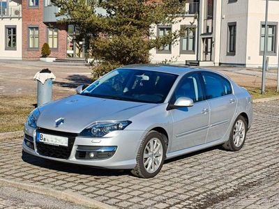 Gebraucht Renault Laguna III Expression 140 PS (102 kW) 2011 Silber Limousine