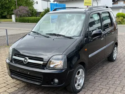 Używany Opel Agila Enjoy 80 KM (58 kW) 2004 Czarny Minivan